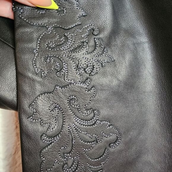 Harley Davidson 100% Leather Embroidered Riding Pants in Black Women's Size 8 - Picture 3 of 13